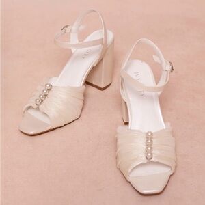 Ivy City Co. Pearl Heels NWT Women’s Size 10 White Ankle Strap
